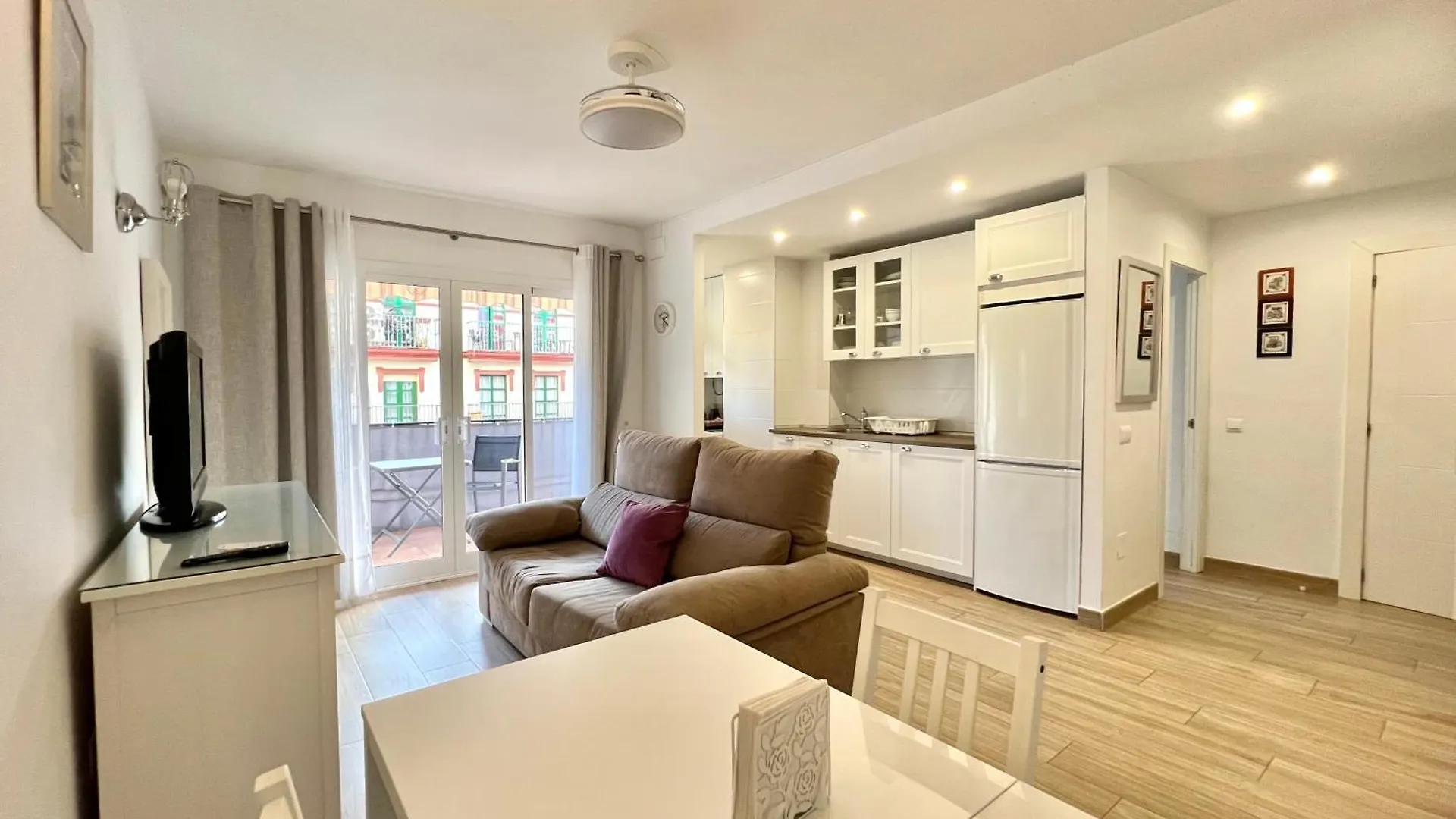Urban Bay City Center & Beach Apartment Fuengirola