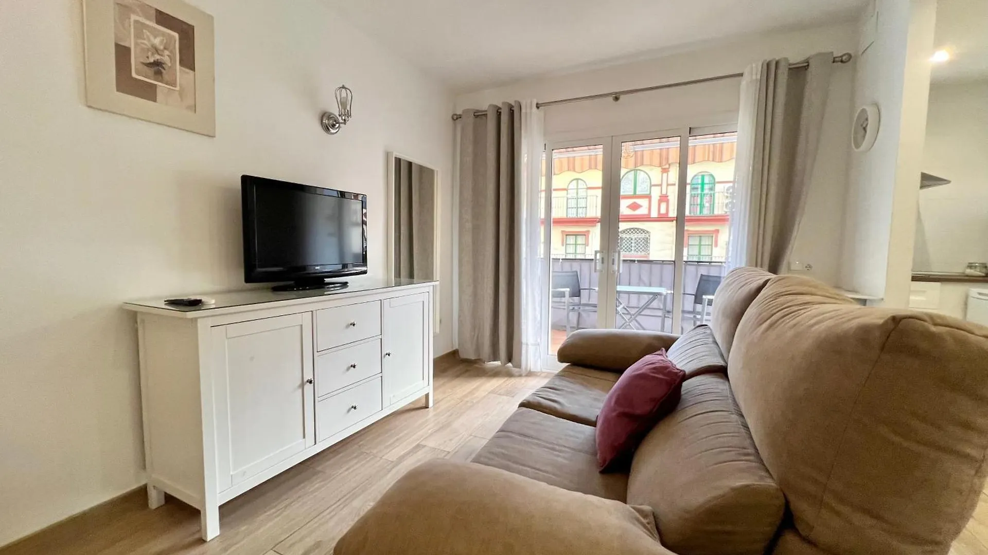 Urban Bay City Center & Beach Apartment Fuengirola