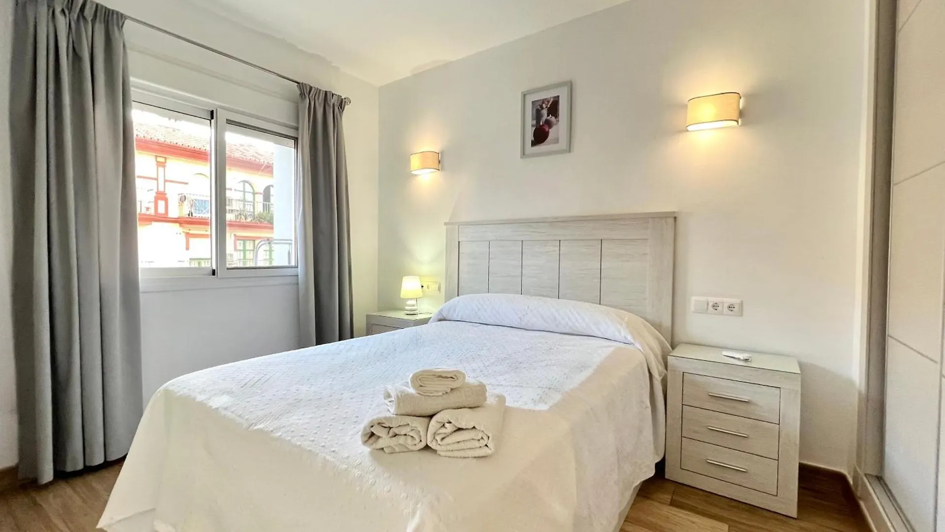 Urban Bay City Center & Beach Apartment Fuengirola